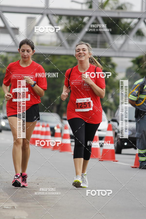 Buy your photos of the eventSantander Track & Field Run Series - Shopping Tambor on Fotop