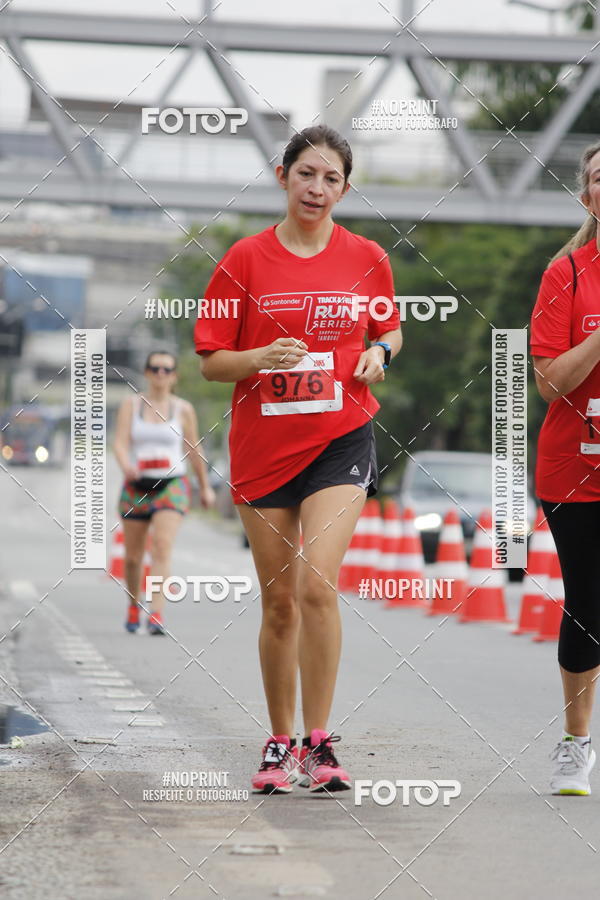 Buy your photos of the eventSantander Track & Field Run Series - Shopping Tambor on Fotop