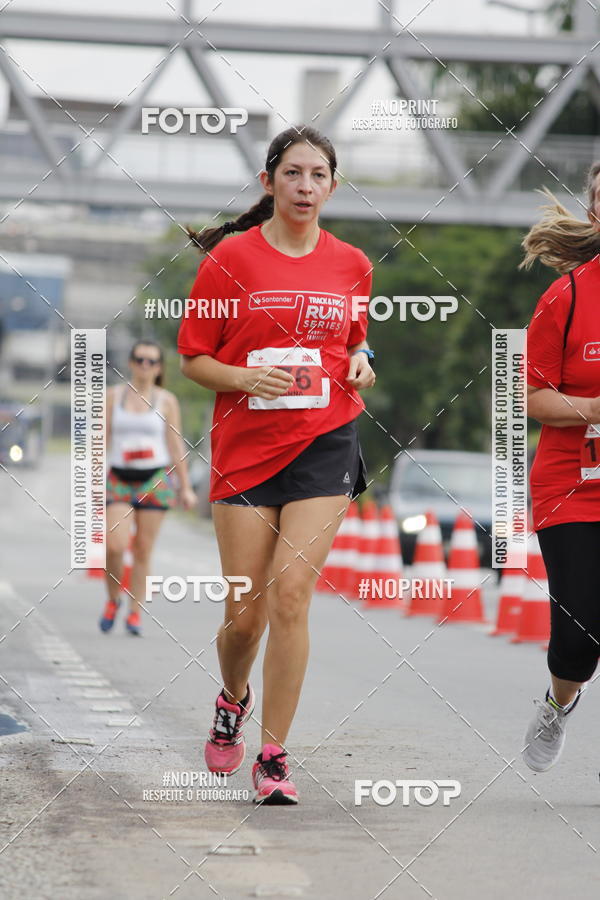 Buy your photos of the eventSantander Track & Field Run Series - Shopping Tambor on Fotop