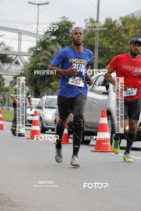 Buy your photos of the eventSantander Track & Field Run Series - Shopping Tambor on Fotop