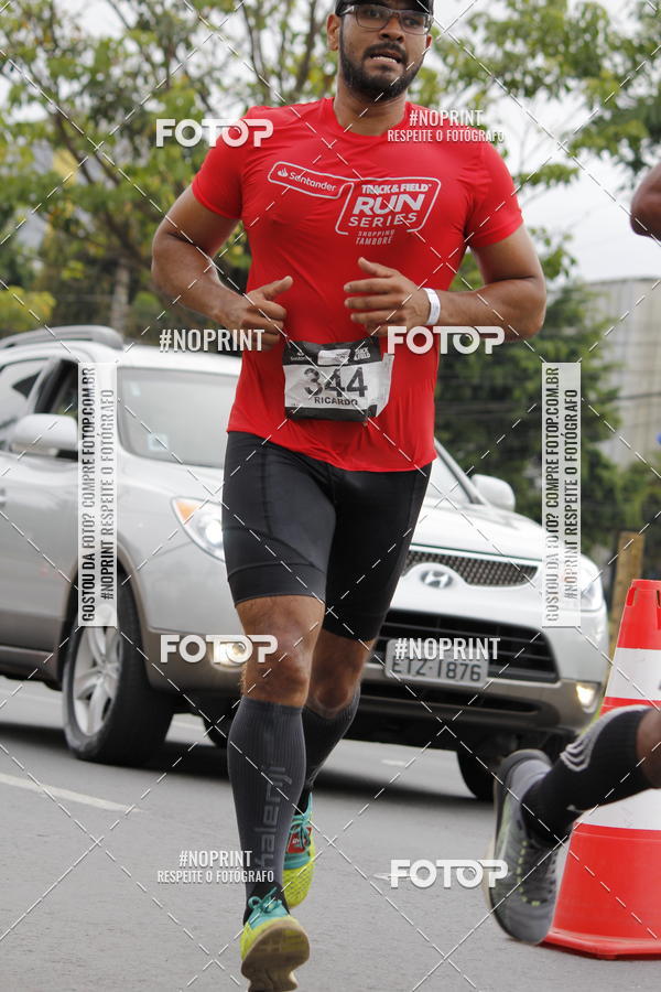 Buy your photos of the eventSantander Track & Field Run Series - Shopping Tambor on Fotop