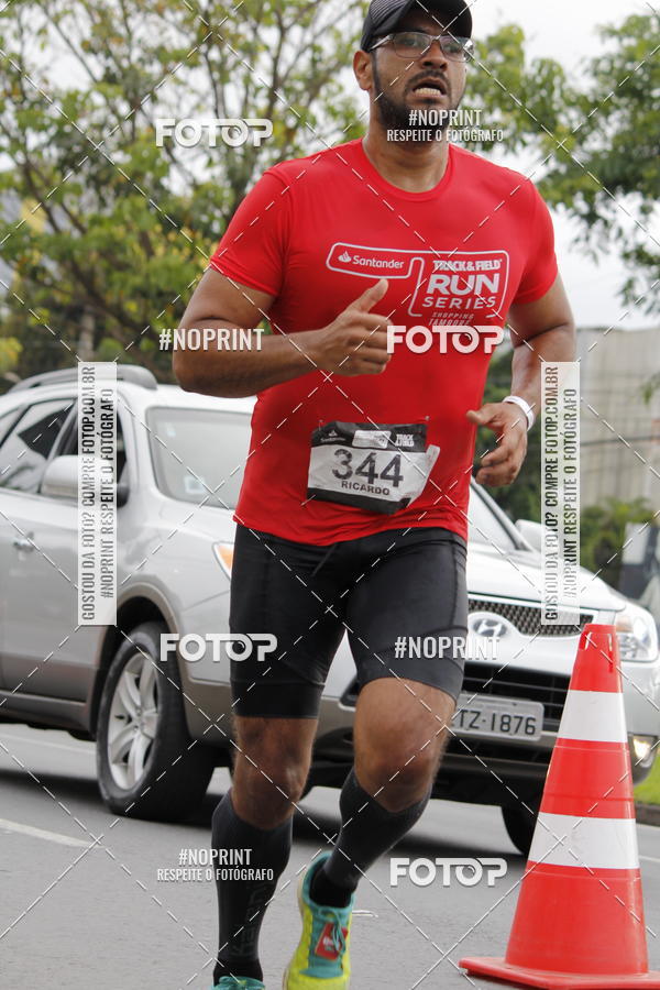 Buy your photos of the eventSantander Track & Field Run Series - Shopping Tambor on Fotop