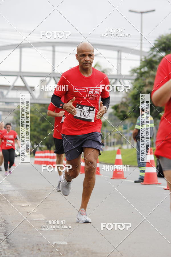 Buy your photos of the eventSantander Track & Field Run Series - Shopping Tambor on Fotop