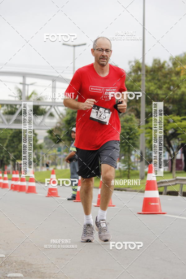 Buy your photos of the eventSantander Track & Field Run Series - Shopping Tambor on Fotop