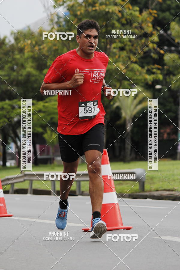 Buy your photos of the eventSantander Track & Field Run Series - Shopping Tambor on Fotop