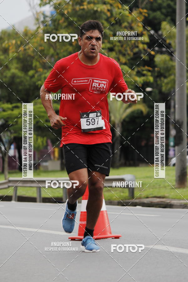 Buy your photos of the eventSantander Track & Field Run Series - Shopping Tambor on Fotop