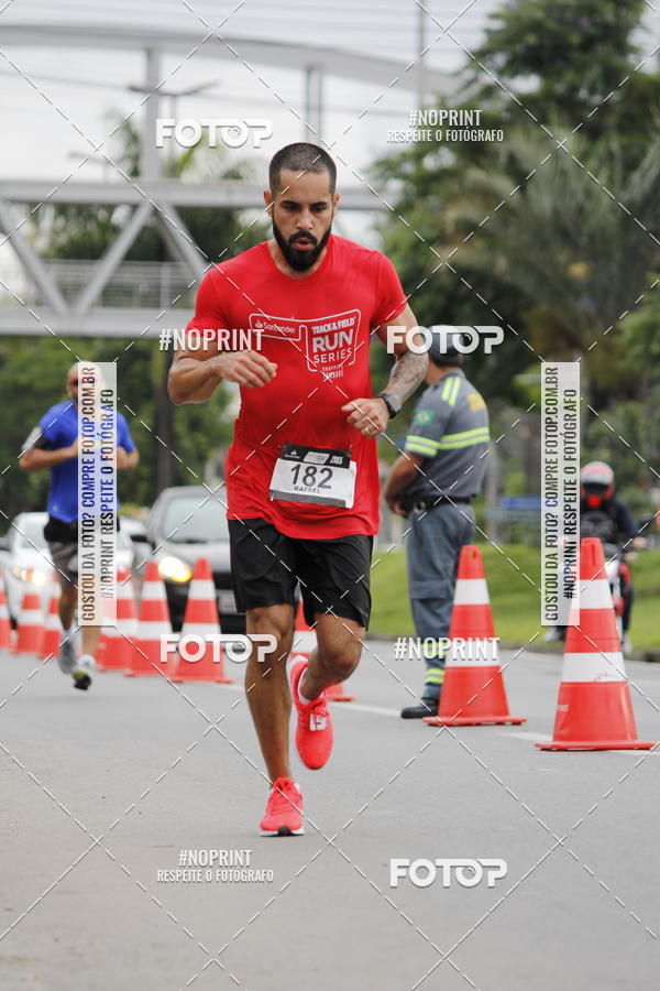 Buy your photos of the eventSantander Track & Field Run Series - Shopping Tambor on Fotop