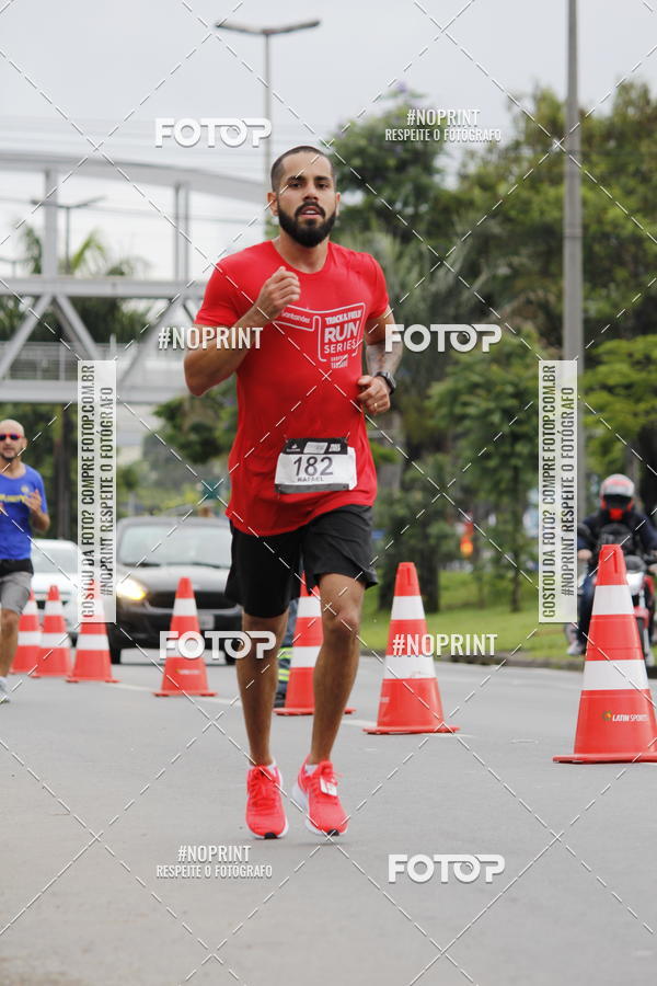 Buy your photos of the eventSantander Track & Field Run Series - Shopping Tambor on Fotop