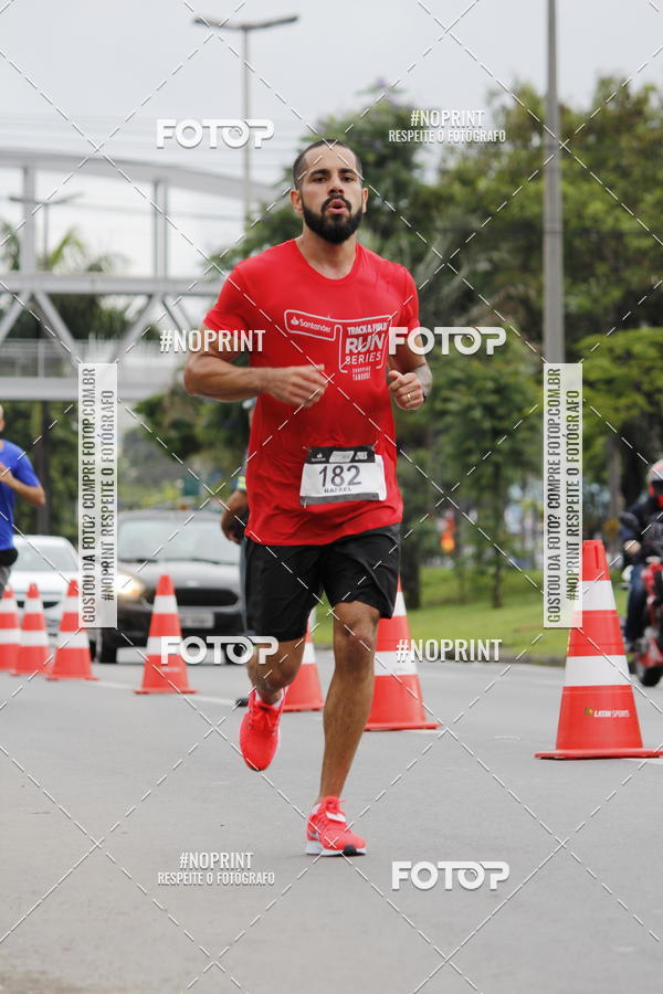 Buy your photos of the eventSantander Track & Field Run Series - Shopping Tambor on Fotop