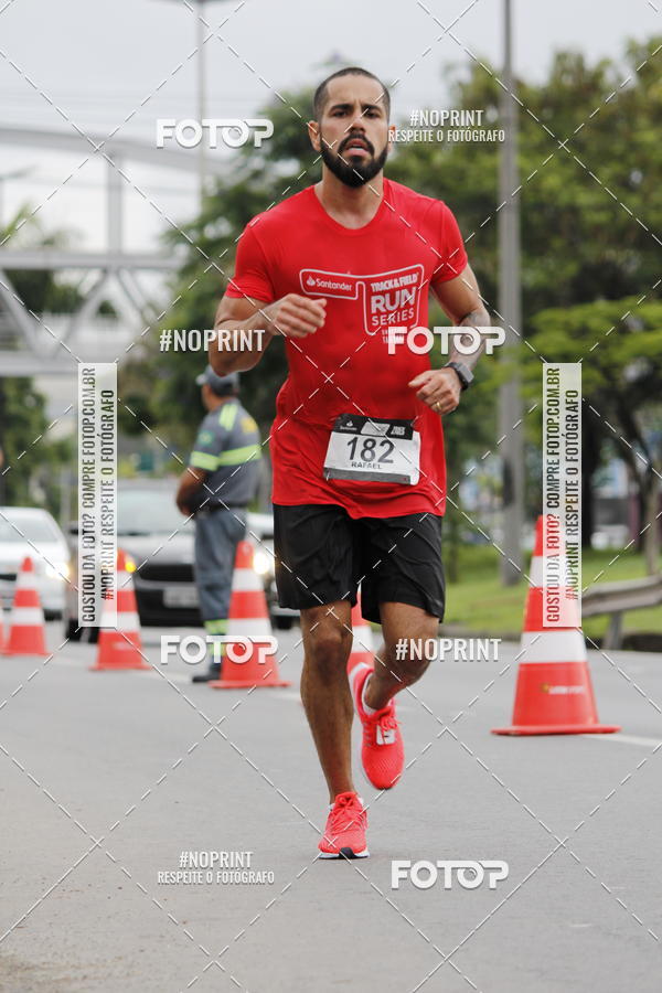 Buy your photos of the eventSantander Track & Field Run Series - Shopping Tambor on Fotop