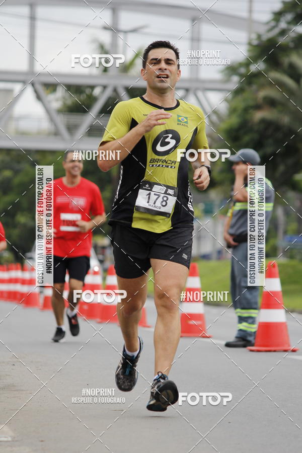 Buy your photos of the eventSantander Track & Field Run Series - Shopping Tambor on Fotop