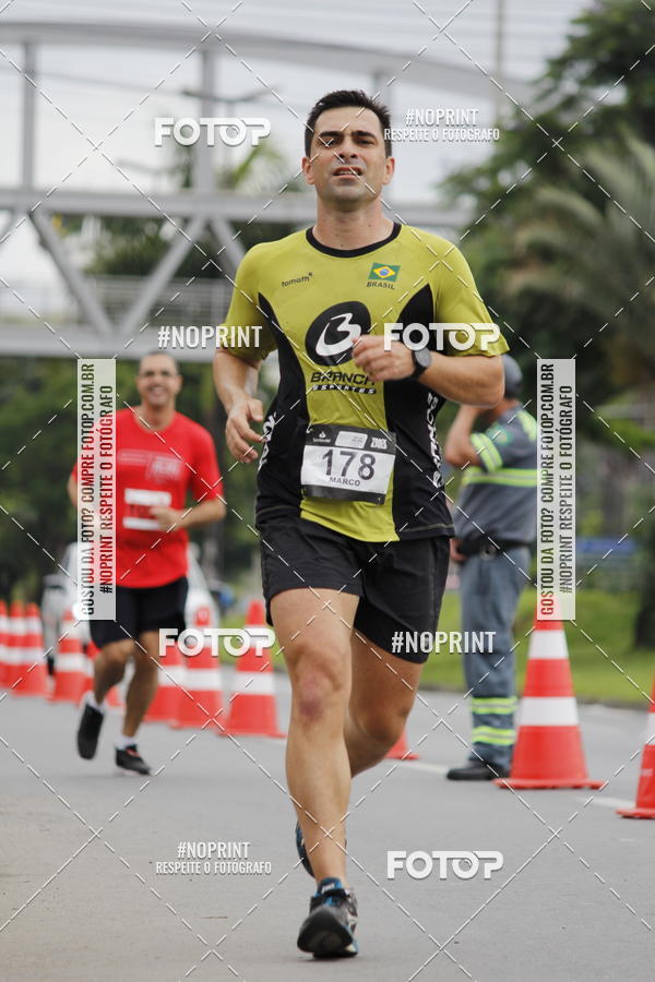 Buy your photos of the eventSantander Track & Field Run Series - Shopping Tambor on Fotop