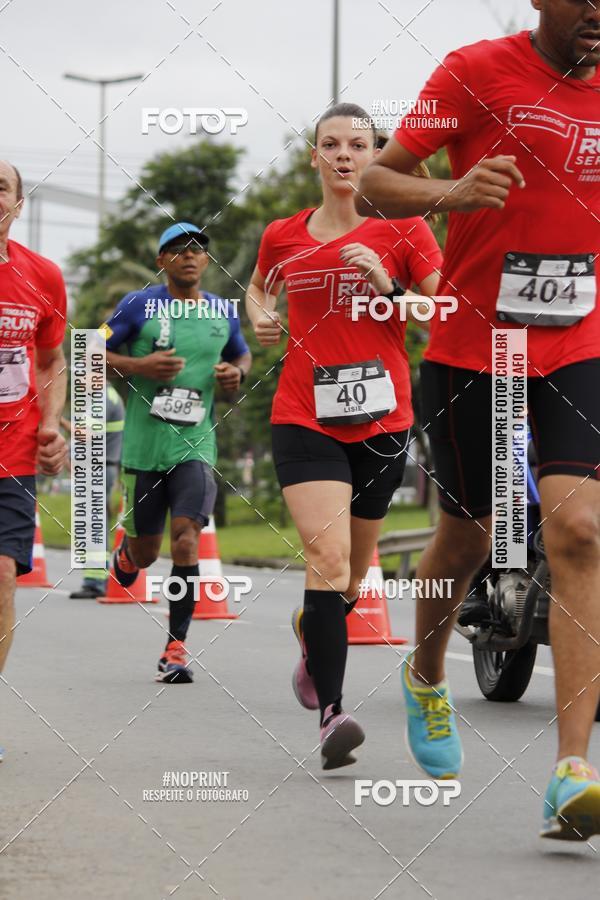 Buy your photos of the eventSantander Track & Field Run Series - Shopping Tambor on Fotop