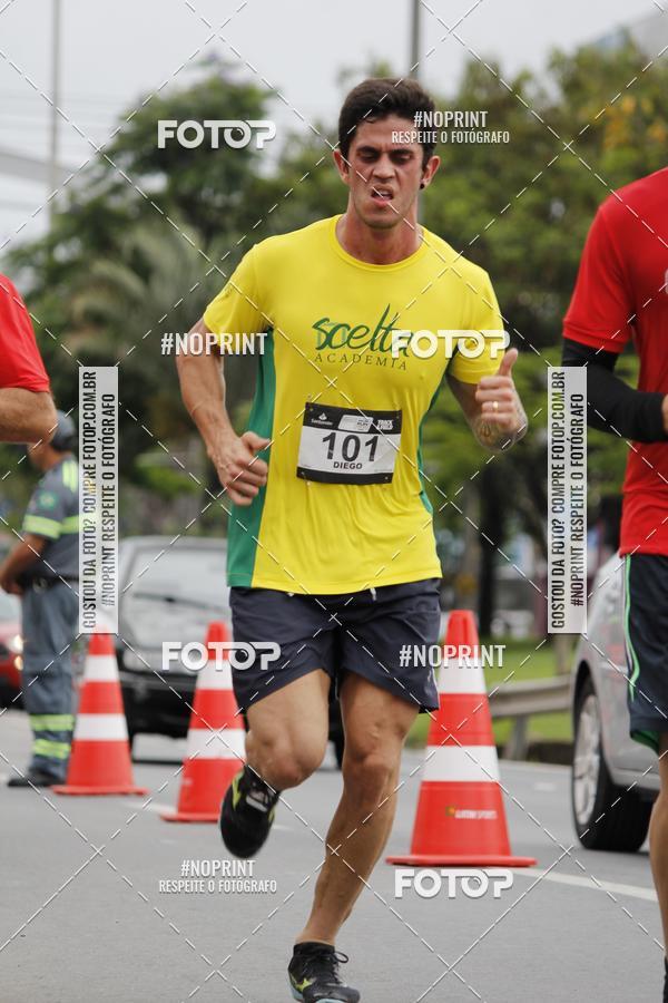Buy your photos of the eventSantander Track & Field Run Series - Shopping Tambor on Fotop