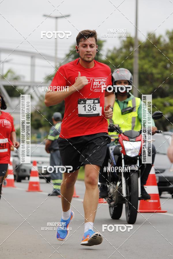 Buy your photos of the eventSantander Track & Field Run Series - Shopping Tambor on Fotop