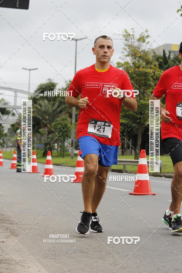 Buy your photos of the eventSantander Track & Field Run Series - Shopping Tambor on Fotop