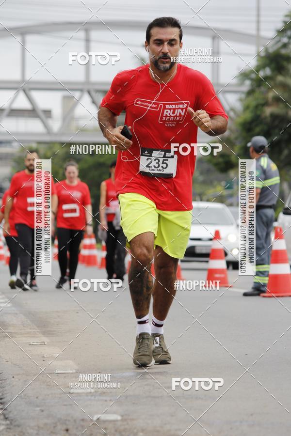 Buy your photos of the eventSantander Track & Field Run Series - Shopping Tambor on Fotop