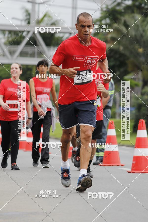 Buy your photos of the eventSantander Track & Field Run Series - Shopping Tambor on Fotop