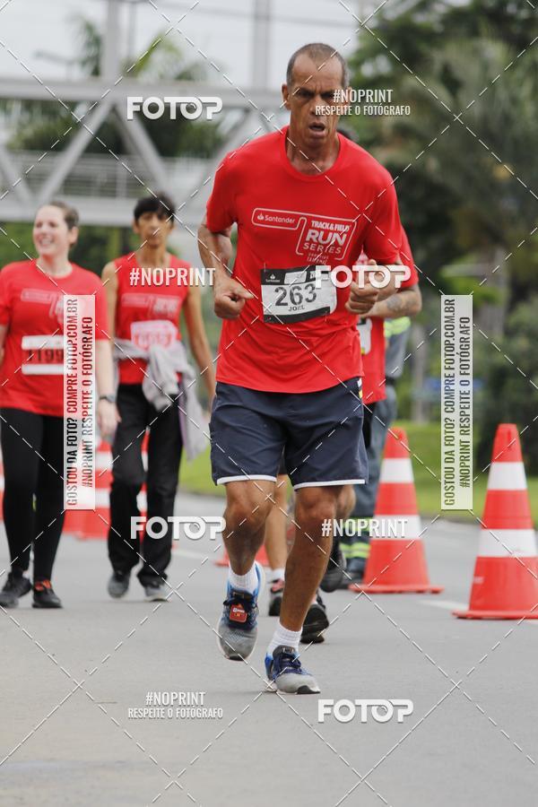 Buy your photos of the eventSantander Track & Field Run Series - Shopping Tambor on Fotop