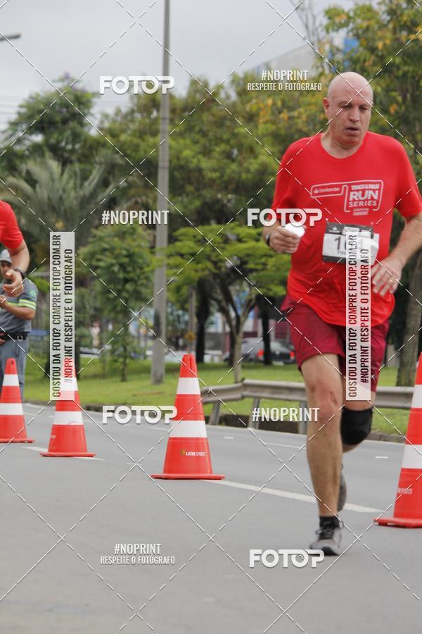 Buy your photos of the eventSantander Track & Field Run Series - Shopping Tambor on Fotop