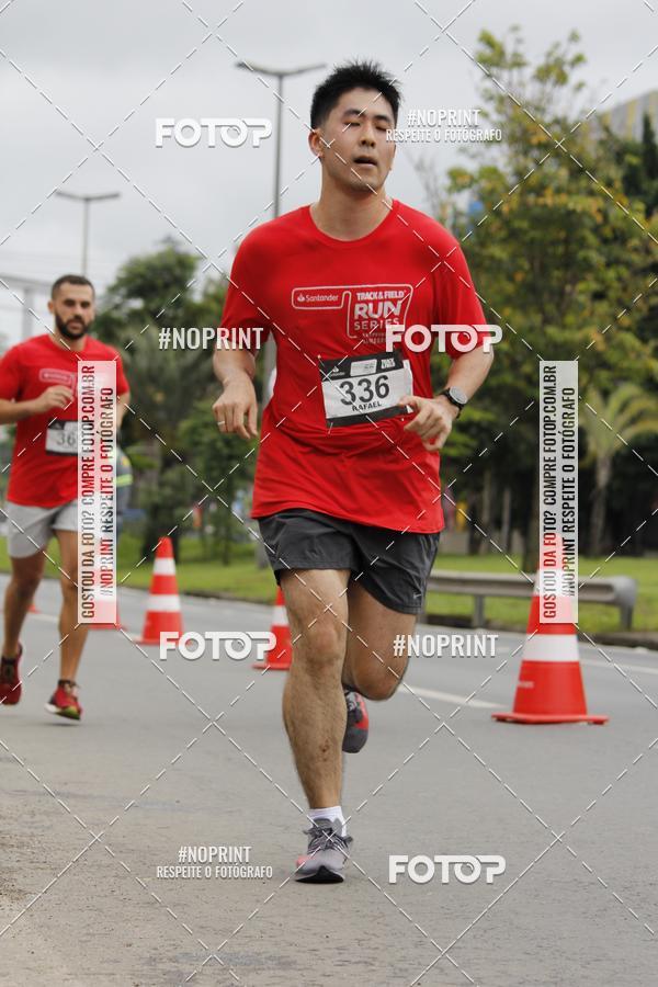 Buy your photos of the eventSantander Track & Field Run Series - Shopping Tambor on Fotop