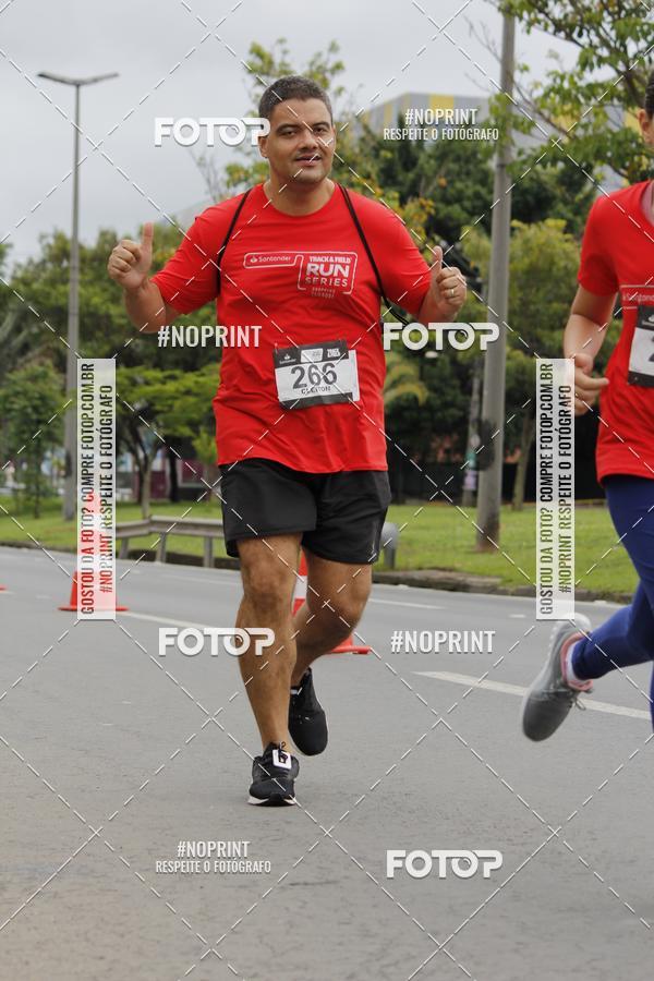 Buy your photos of the eventSantander Track & Field Run Series - Shopping Tambor on Fotop