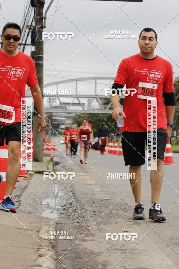 Buy your photos of the eventSantander Track & Field Run Series - Shopping Tambor on Fotop