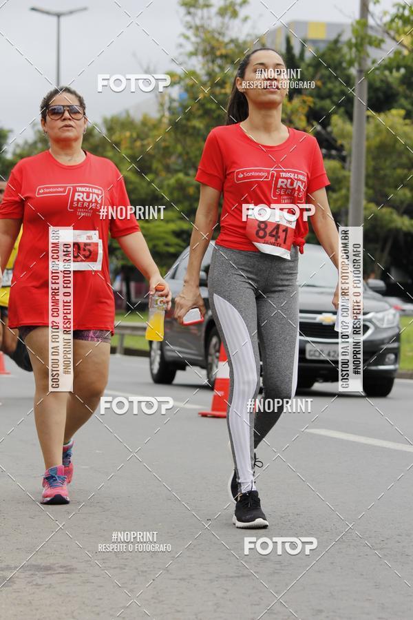 Buy your photos of the eventSantander Track & Field Run Series - Shopping Tambor on Fotop