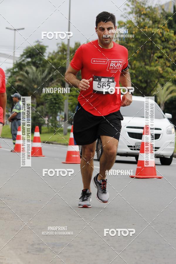 Buy your photos of the eventSantander Track & Field Run Series - Shopping Tambor on Fotop