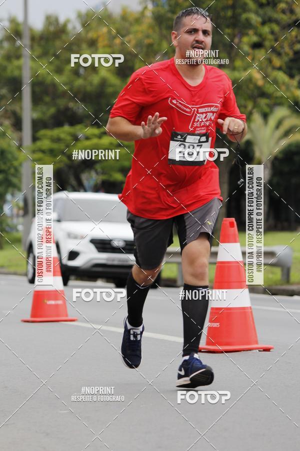 Buy your photos of the eventSantander Track & Field Run Series - Shopping Tambor on Fotop