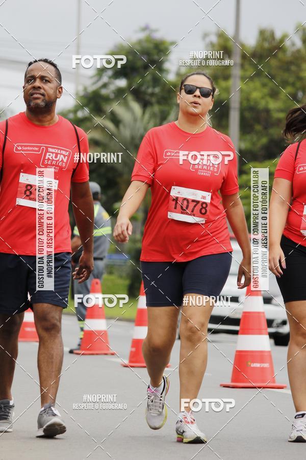 Buy your photos of the eventSantander Track & Field Run Series - Shopping Tambor on Fotop