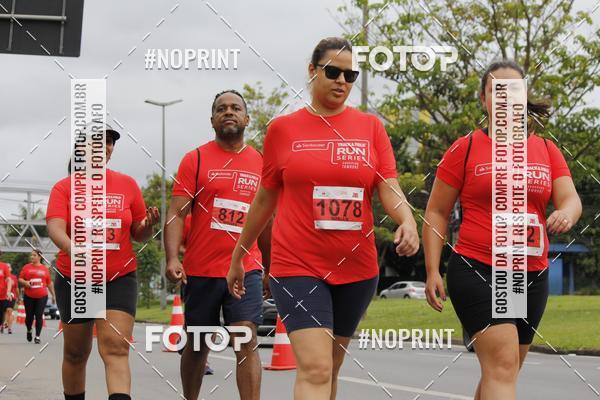 Buy your photos of the eventSantander Track & Field Run Series - Shopping Tambor on Fotop