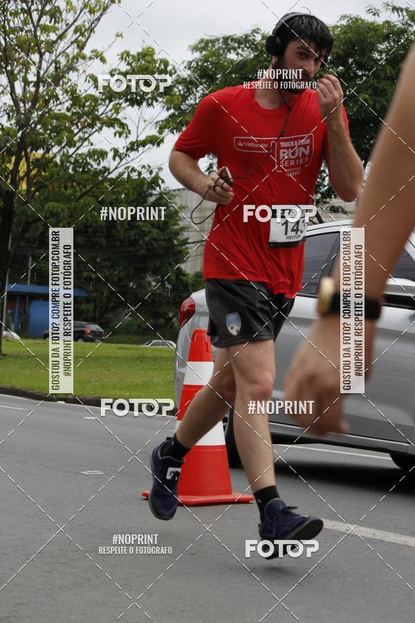 Buy your photos of the eventSantander Track & Field Run Series - Shopping Tambor on Fotop
