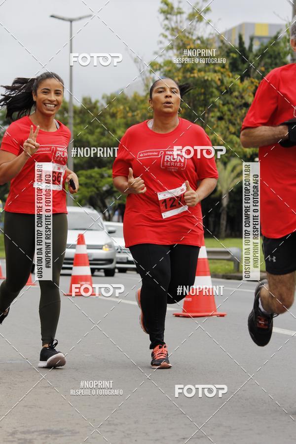 Buy your photos of the eventSantander Track & Field Run Series - Shopping Tambor on Fotop