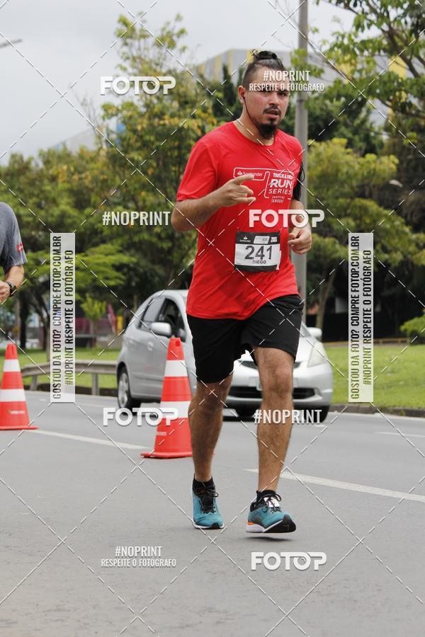 Buy your photos of the eventSantander Track & Field Run Series - Shopping Tambor on Fotop