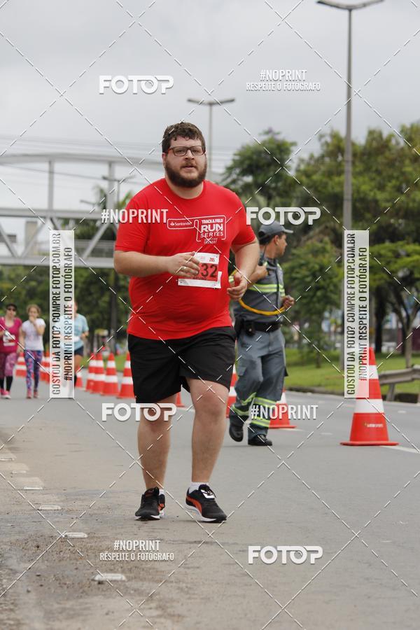 Buy your photos of the eventSantander Track & Field Run Series - Shopping Tambor on Fotop