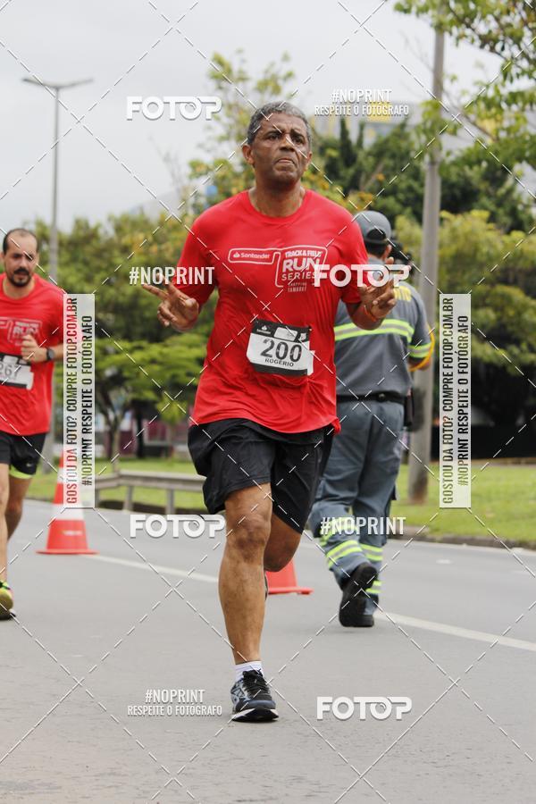 Buy your photos of the eventSantander Track & Field Run Series - Shopping Tambor on Fotop