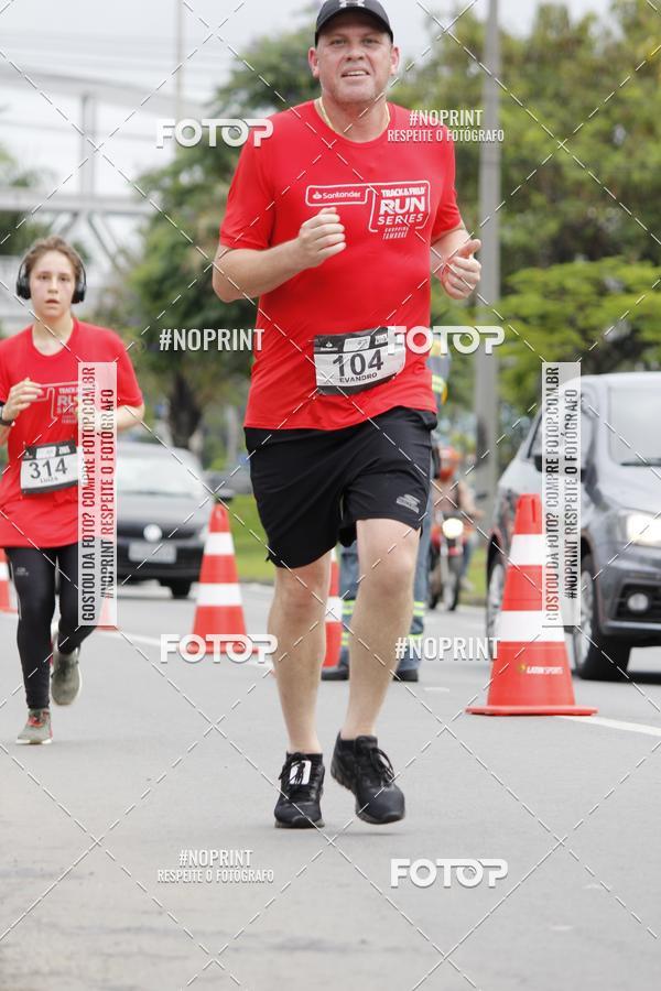 Buy your photos of the eventSantander Track & Field Run Series - Shopping Tambor on Fotop