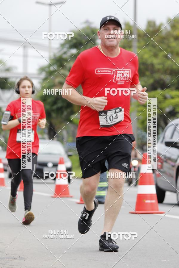 Buy your photos of the eventSantander Track & Field Run Series - Shopping Tambor on Fotop
