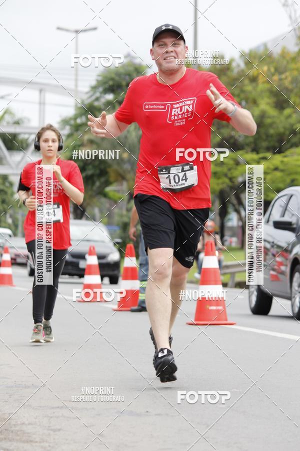 Buy your photos of the eventSantander Track & Field Run Series - Shopping Tambor on Fotop