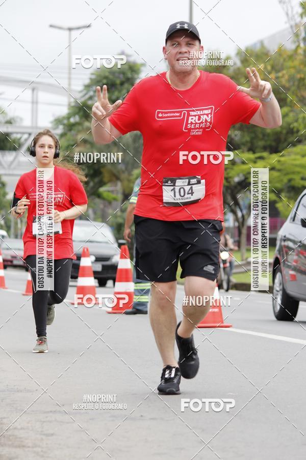 Buy your photos of the eventSantander Track & Field Run Series - Shopping Tambor on Fotop