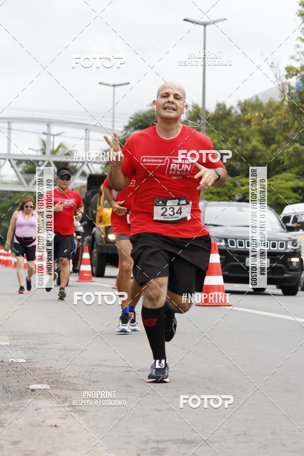 Buy your photos of the eventSantander Track & Field Run Series - Shopping Tambor on Fotop