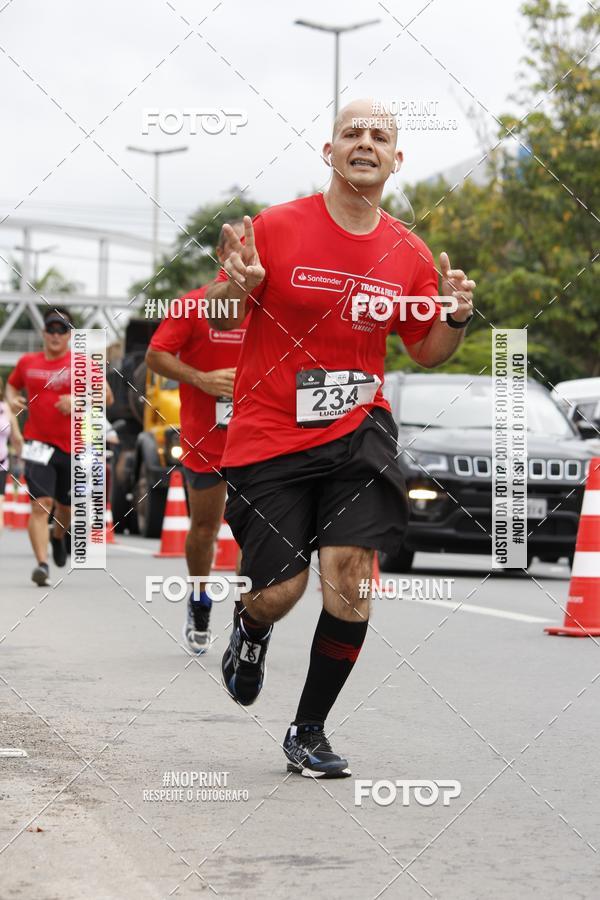 Buy your photos of the eventSantander Track & Field Run Series - Shopping Tambor on Fotop