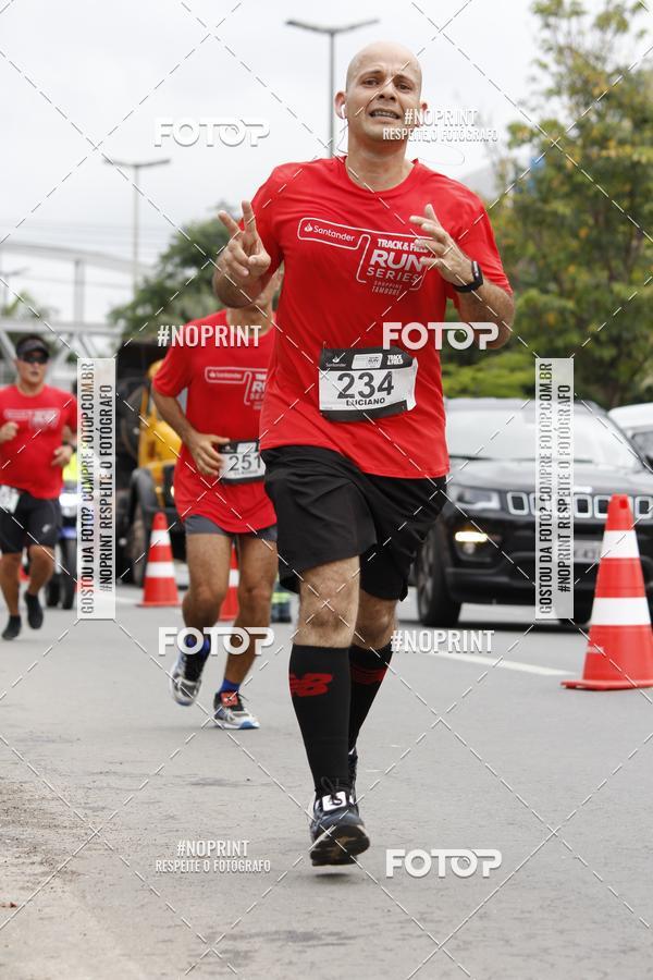 Buy your photos of the eventSantander Track & Field Run Series - Shopping Tambor on Fotop