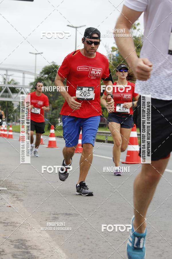 Buy your photos of the eventSantander Track & Field Run Series - Shopping Tambor on Fotop