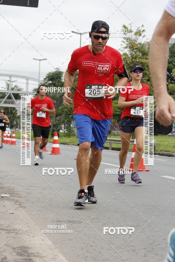 Buy your photos of the eventSantander Track & Field Run Series - Shopping Tambor on Fotop