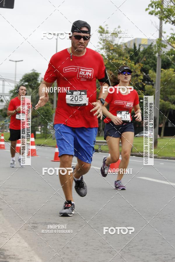 Buy your photos of the eventSantander Track & Field Run Series - Shopping Tambor on Fotop