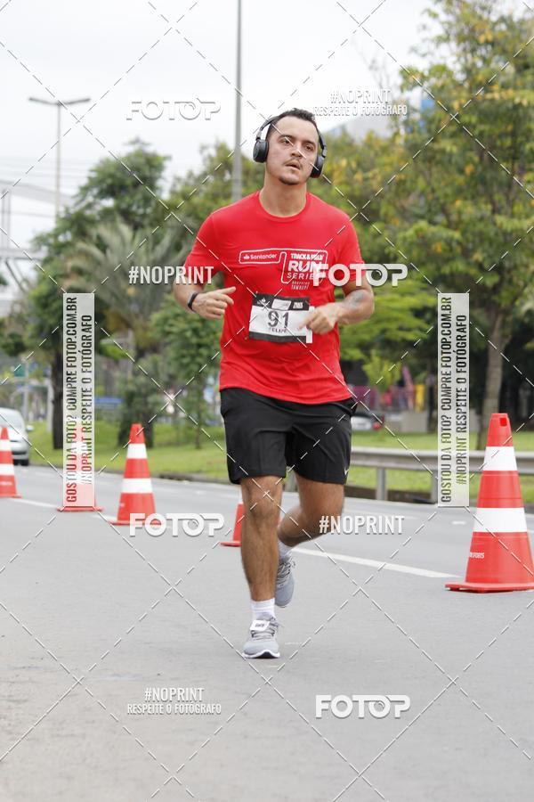 Buy your photos of the eventSantander Track & Field Run Series - Shopping Tambor on Fotop