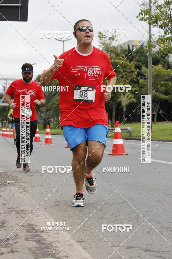 Buy your photos of the eventSantander Track & Field Run Series - Shopping Tambor on Fotop