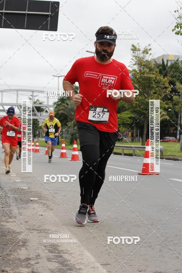 Buy your photos of the eventSantander Track & Field Run Series - Shopping Tambor on Fotop